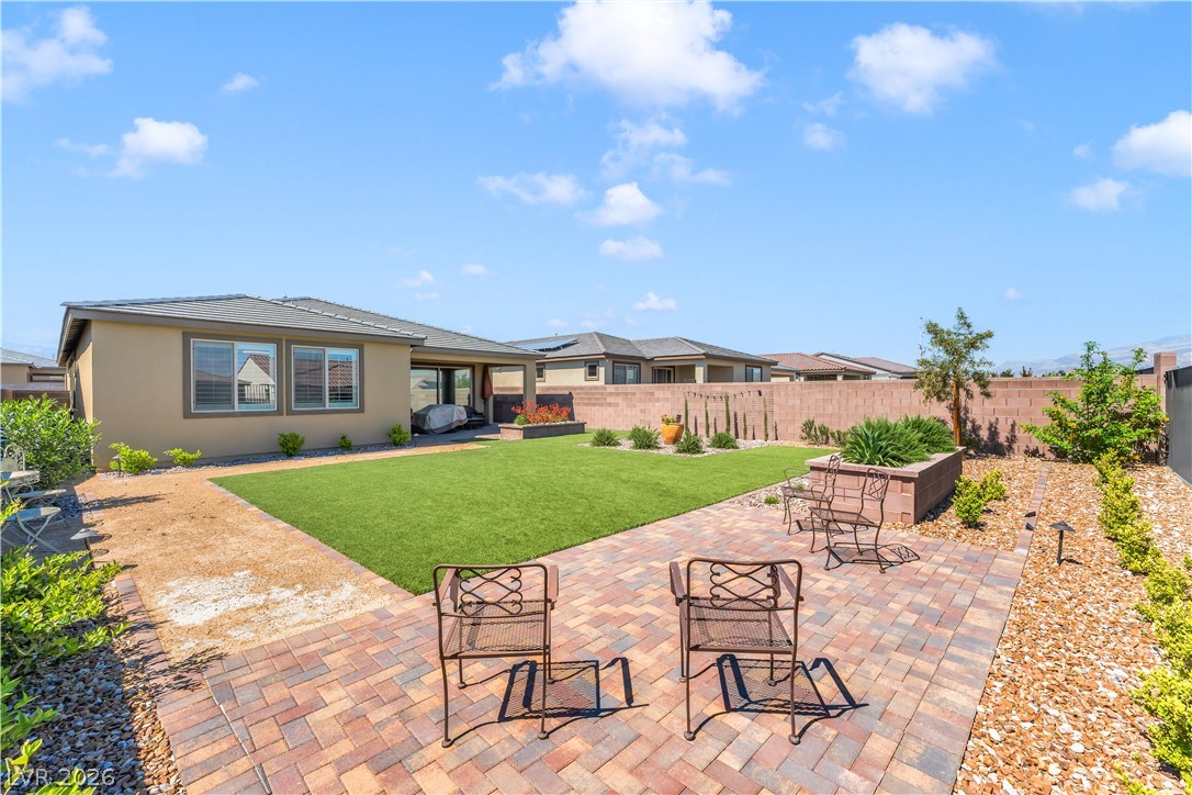 10216 Chrysolite Place Property Photo 5