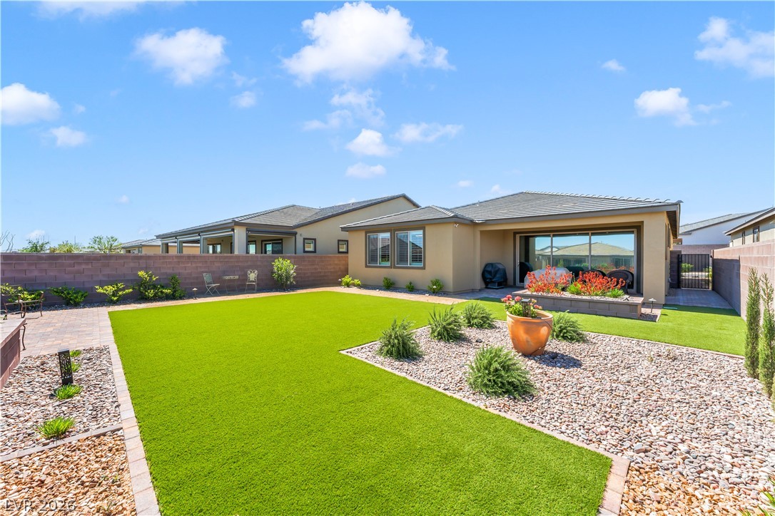 10216 Chrysolite Place Property Photo 6