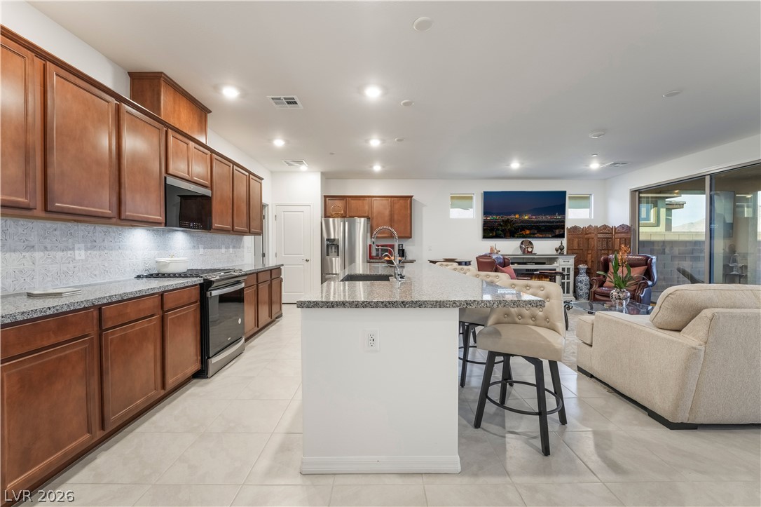 10216 Chrysolite Place Property Photo 11
