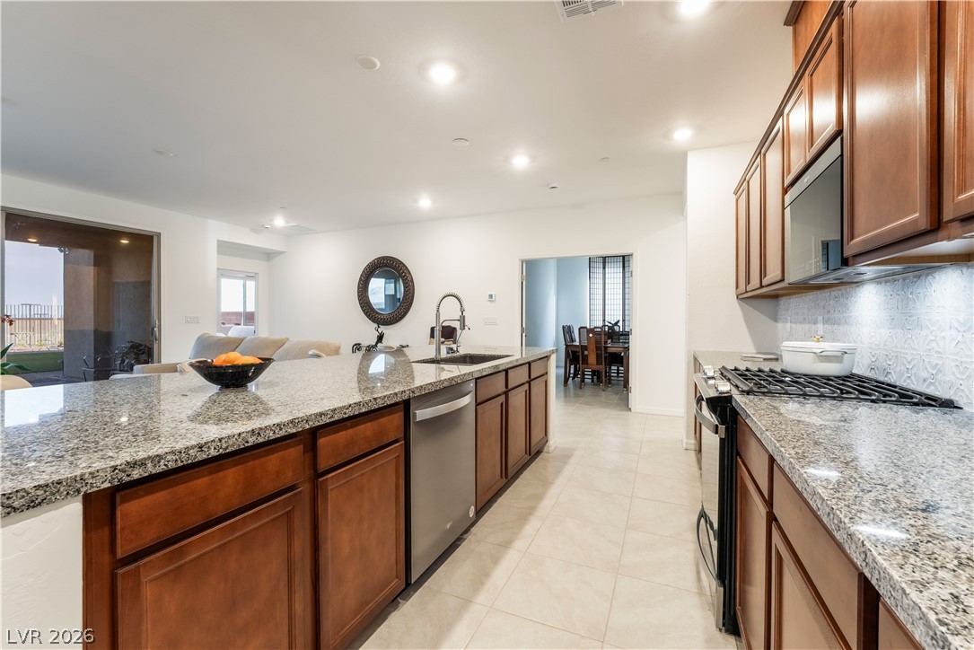 10216 Chrysolite Place Property Photo 12