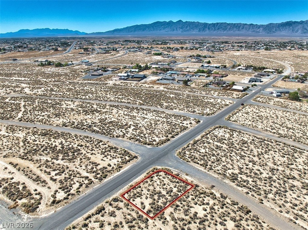 2221 South Idaho Street Property Photo 5