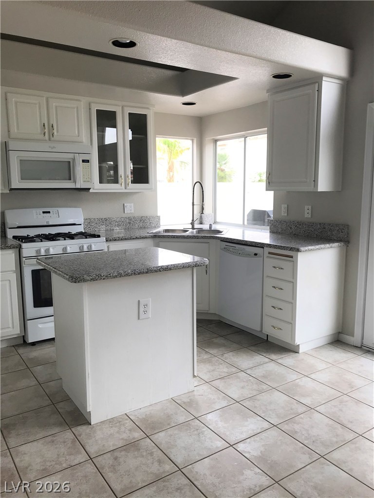 8608 Copper Knoll Avenue Property Photo 4