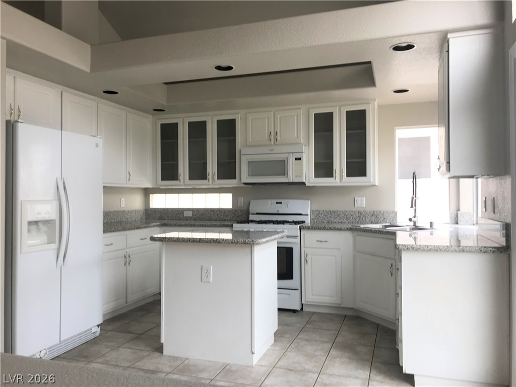 8608 Copper Knoll Avenue Property Photo 7
