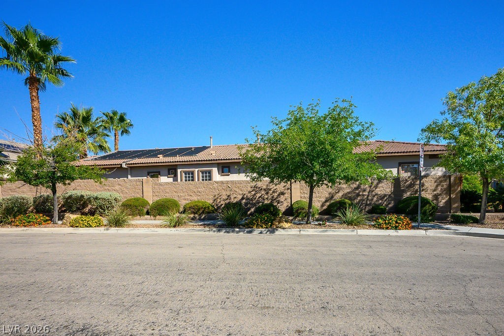 1947 Grovespring Street Property Photo 11