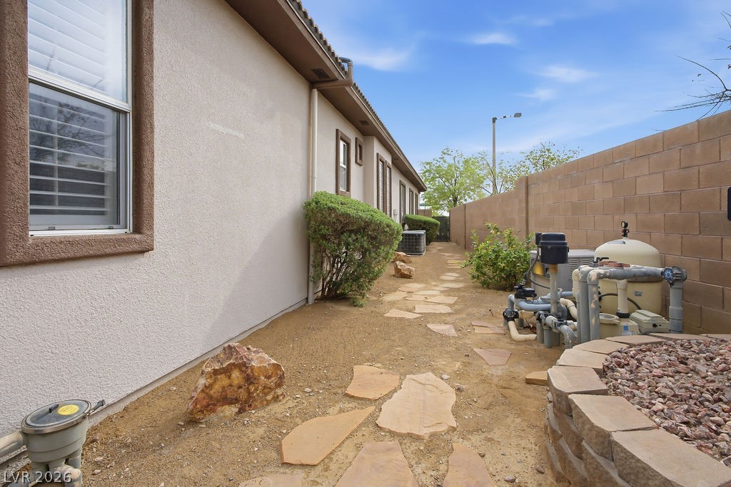 1947 Grovespring Street Property Photo 66