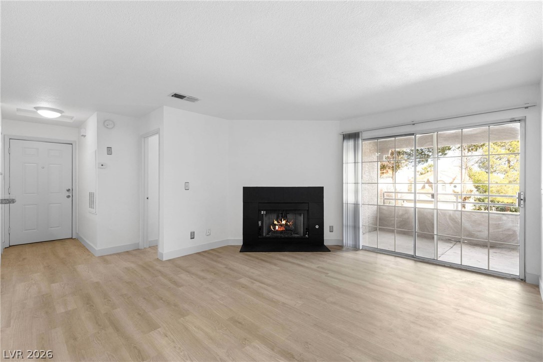 2200 South Fort Apache Road 2123 Property Photo 8