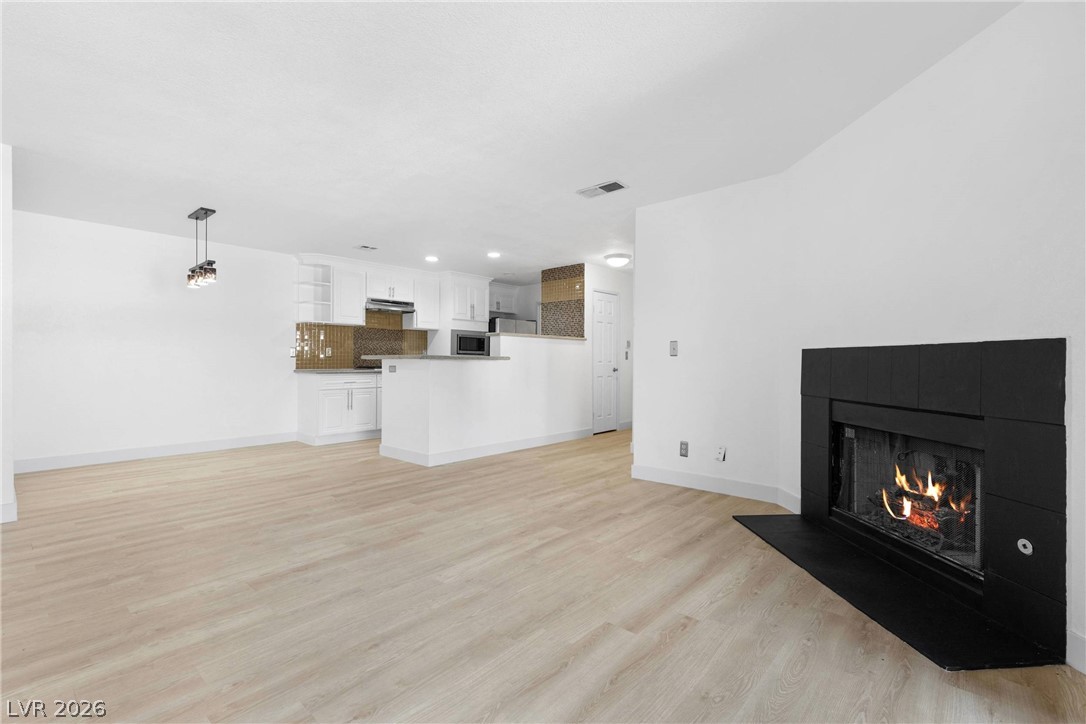 2200 South Fort Apache Road 2123 Property Photo 9