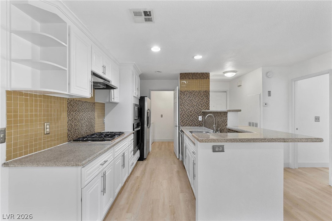 2200 South Fort Apache Road 2123 Property Photo 13