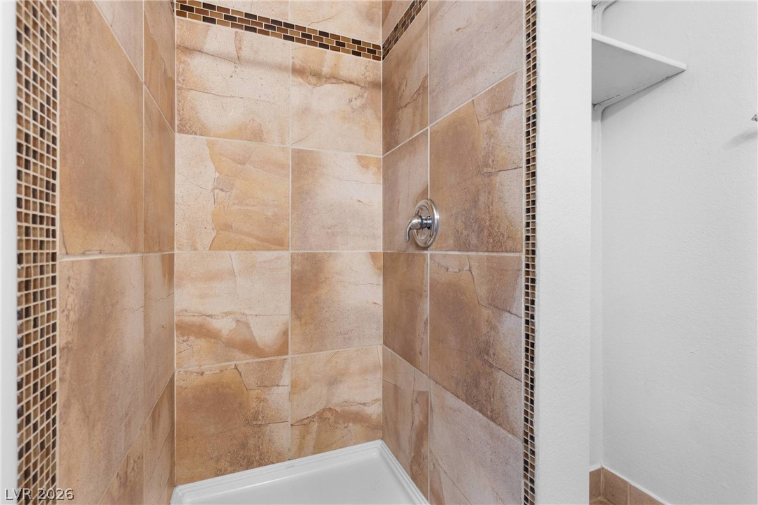 2200 South Fort Apache Road 2123 Property Photo 23