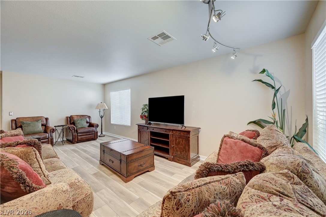 10012 Long Cattle Avenue Property Photo 8