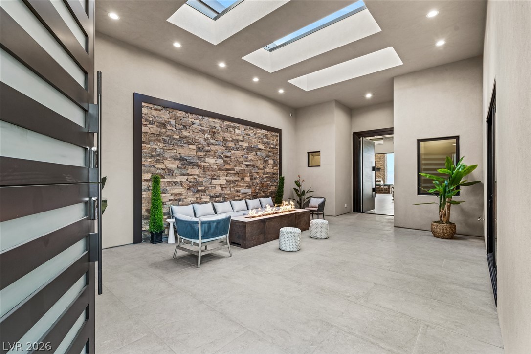 9 Stonecutter Court Property Photo 7