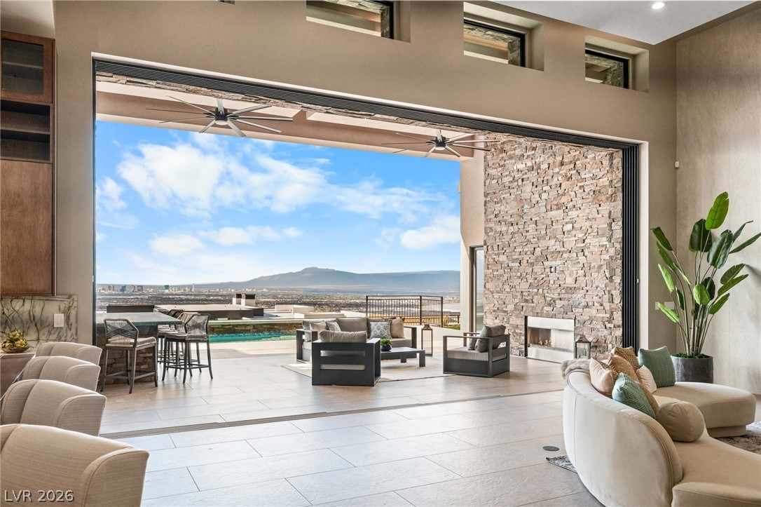 9 Stonecutter Court Property Photo 12