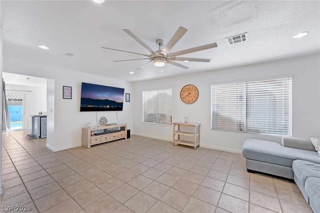 4140 Hazelridge Drive Property Photo 4