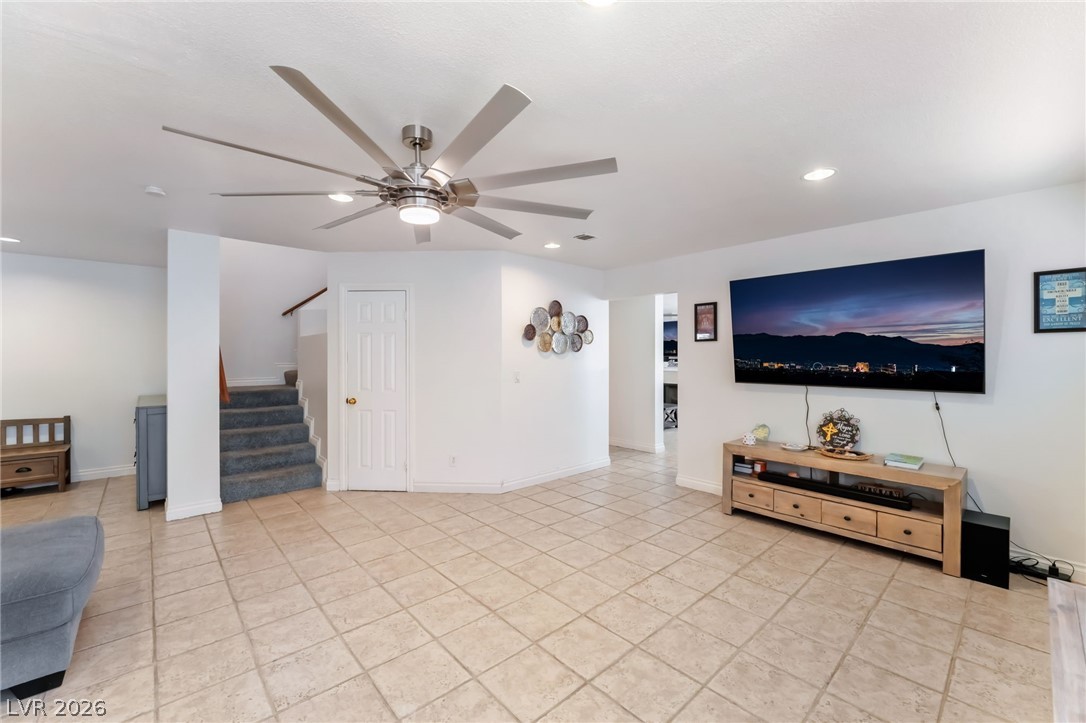 4140 Hazelridge Drive Property Photo 5