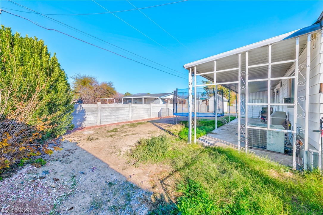 80 Vegas Valley Drive Property Photo 14
