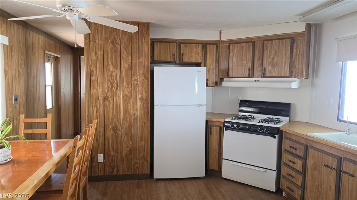 4633 East Royal Ridge Boulevard Property Photo 17