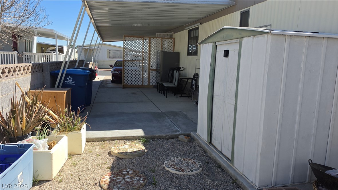 4633 East Royal Ridge Boulevard Property Photo 32