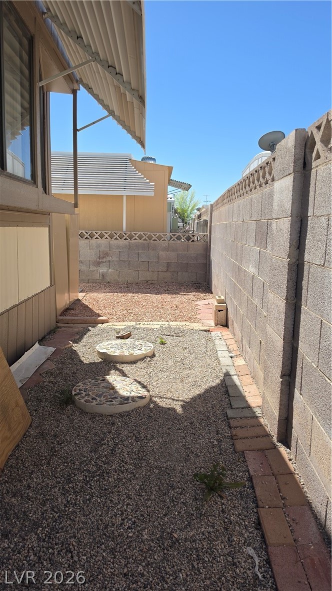 4633 East Royal Ridge Boulevard Property Photo 33