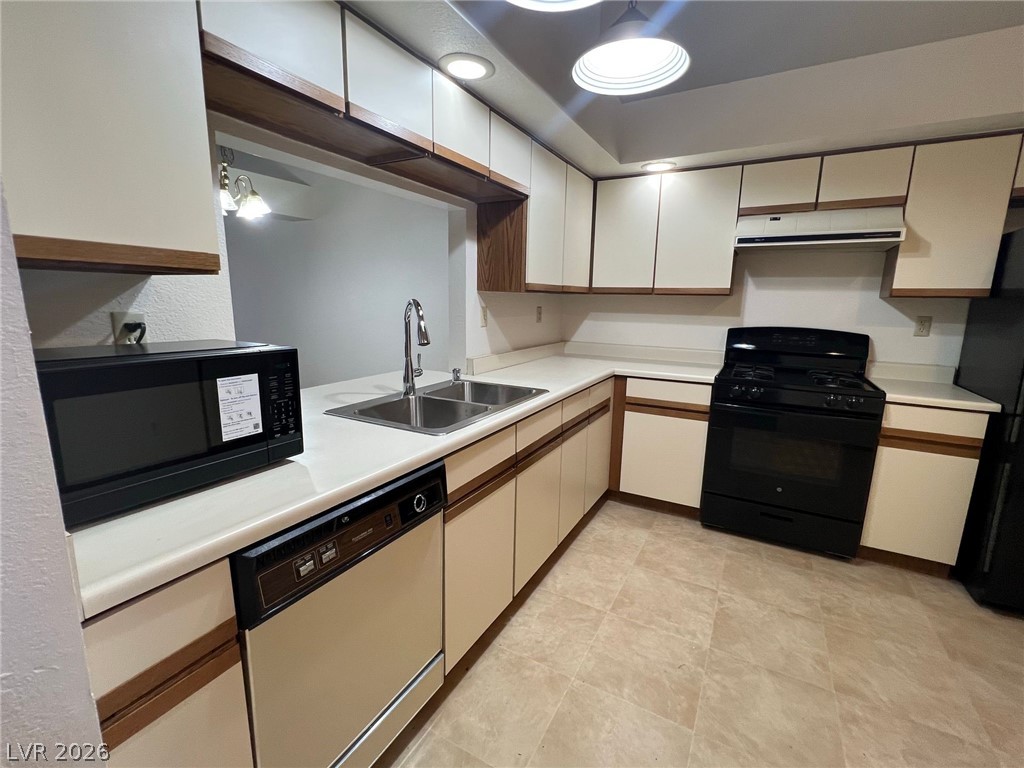 5205 Orchard Hills Avenue Property Photo 3