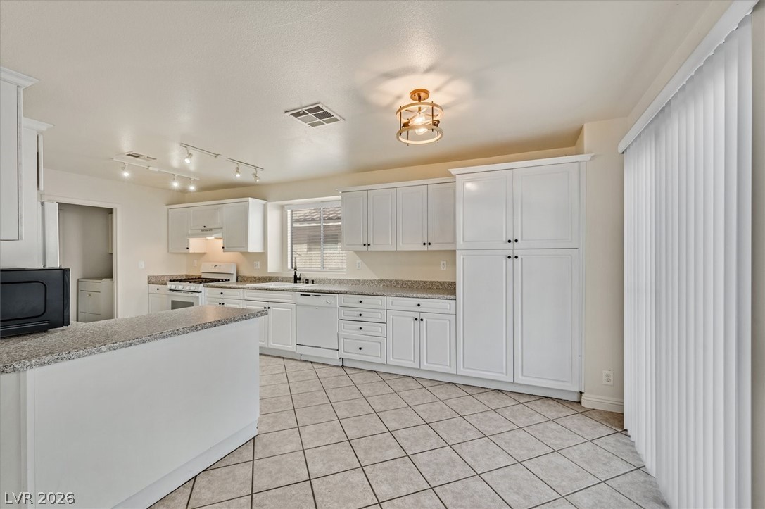 3708 Bronco Billy Court Property Photo 5
