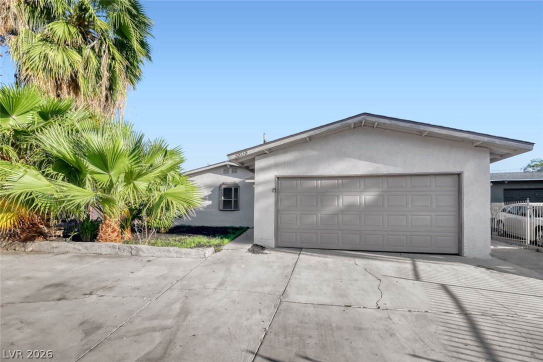 5808 South Lydia Drive Property Photo 1