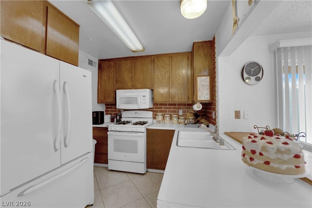 7274 Pinebrook Circle Property Photo 16