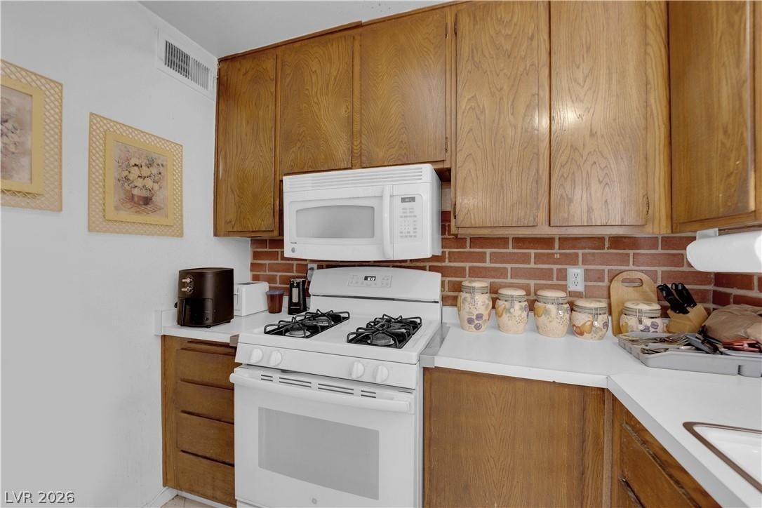 7274 Pinebrook Circle Property Photo 19