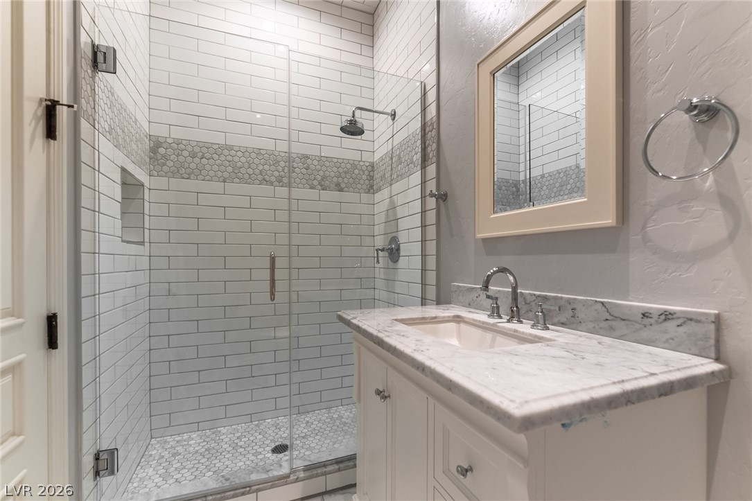 712 Canyon Greens Drive Property Photo 43