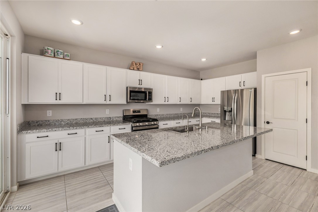 2858 Victorian Road Property Photo 15