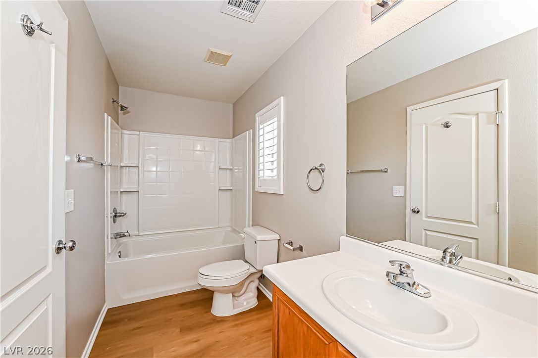 691 Magrath Street Property Photo 6