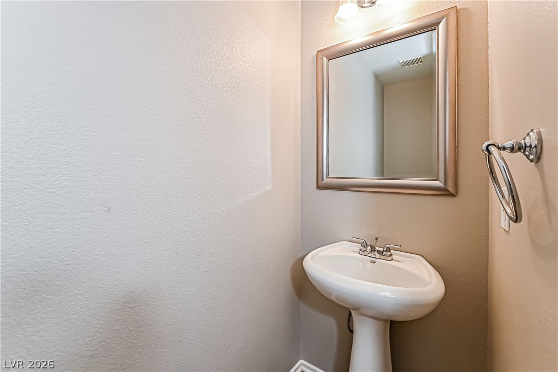 691 Magrath Street Property Photo 9