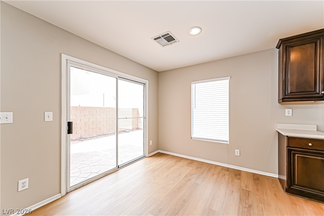 691 Magrath Street Property Photo 14
