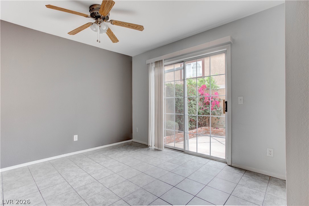 690 Ambling Gait Avenue Property Photo 6