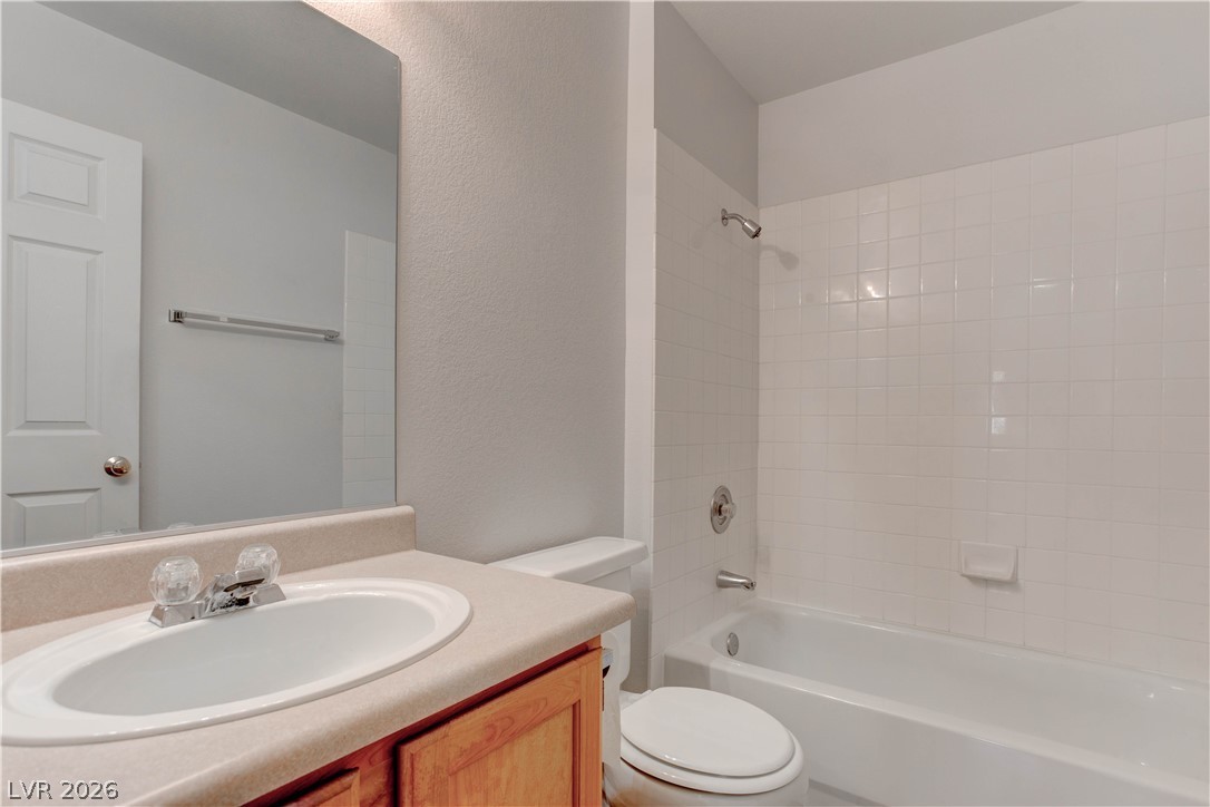 690 Ambling Gait Avenue Property Photo 24