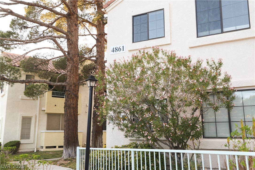 4861 South Torrey Pines Drive 106 Property Photo 21
