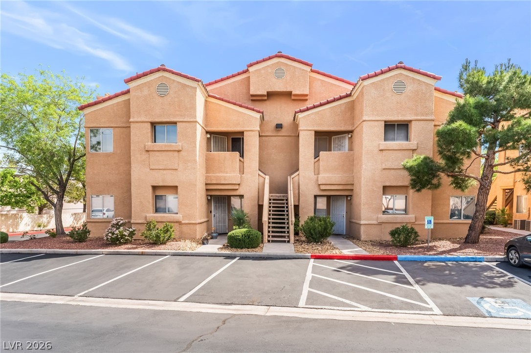 900 Heavenly Hills Court 213 Property Photo 1