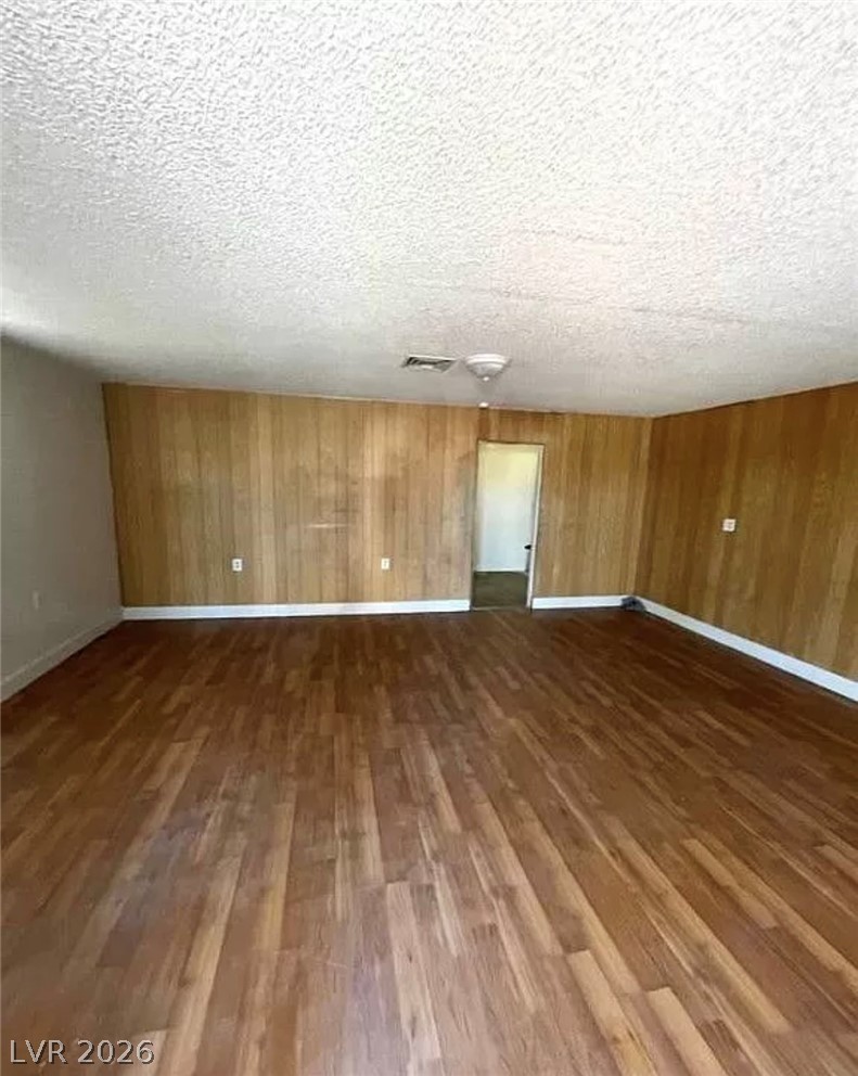 4341 San Mateo Street Property Photo 32