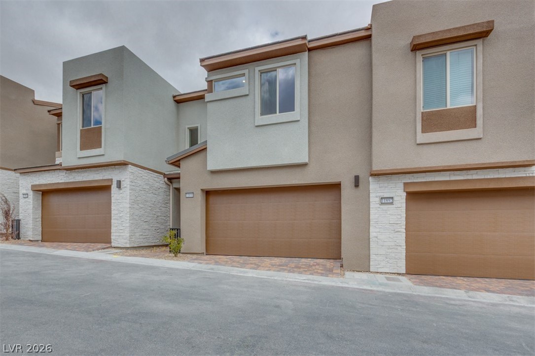 11898 Glide Reflection Avenue Property Photo 4