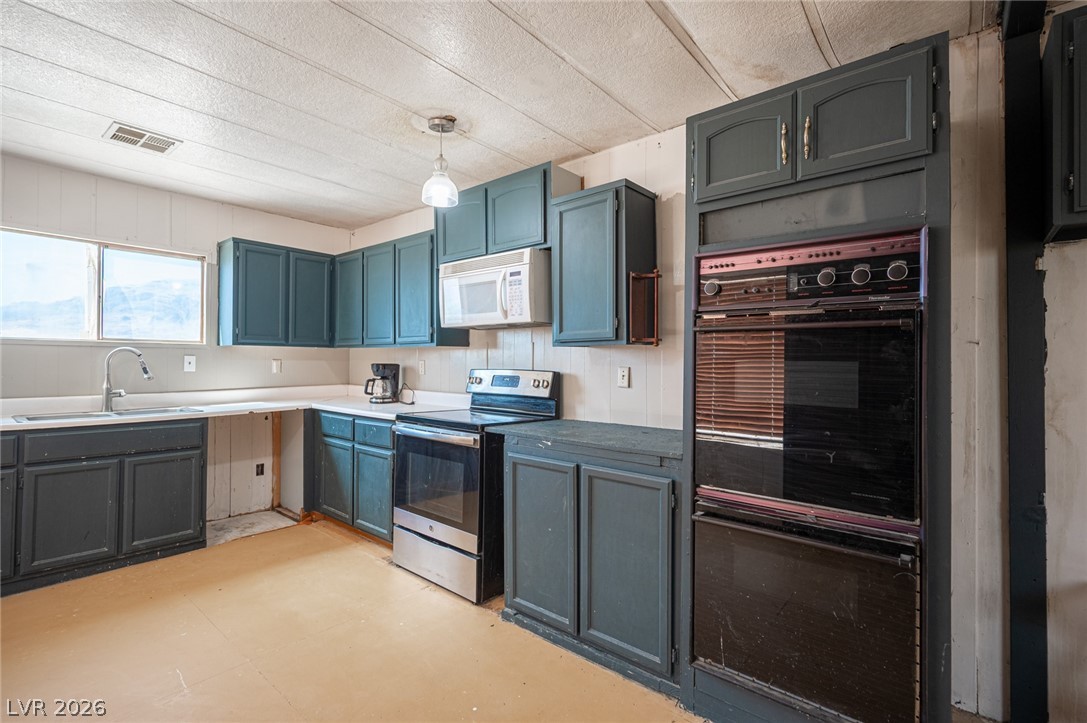 1160 Ricksue Street Property Photo 16