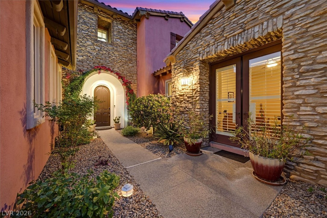 75 Contrada Fiore Drive Property Photo 4