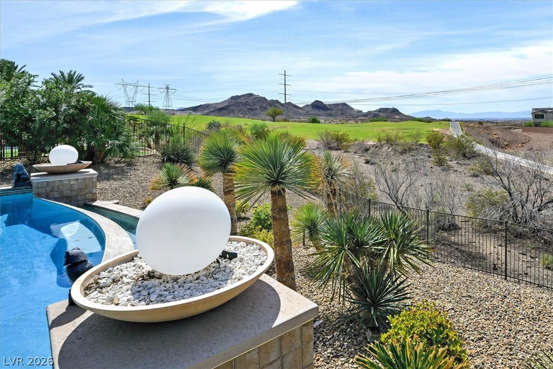 75 Contrada Fiore Drive Property Photo 12