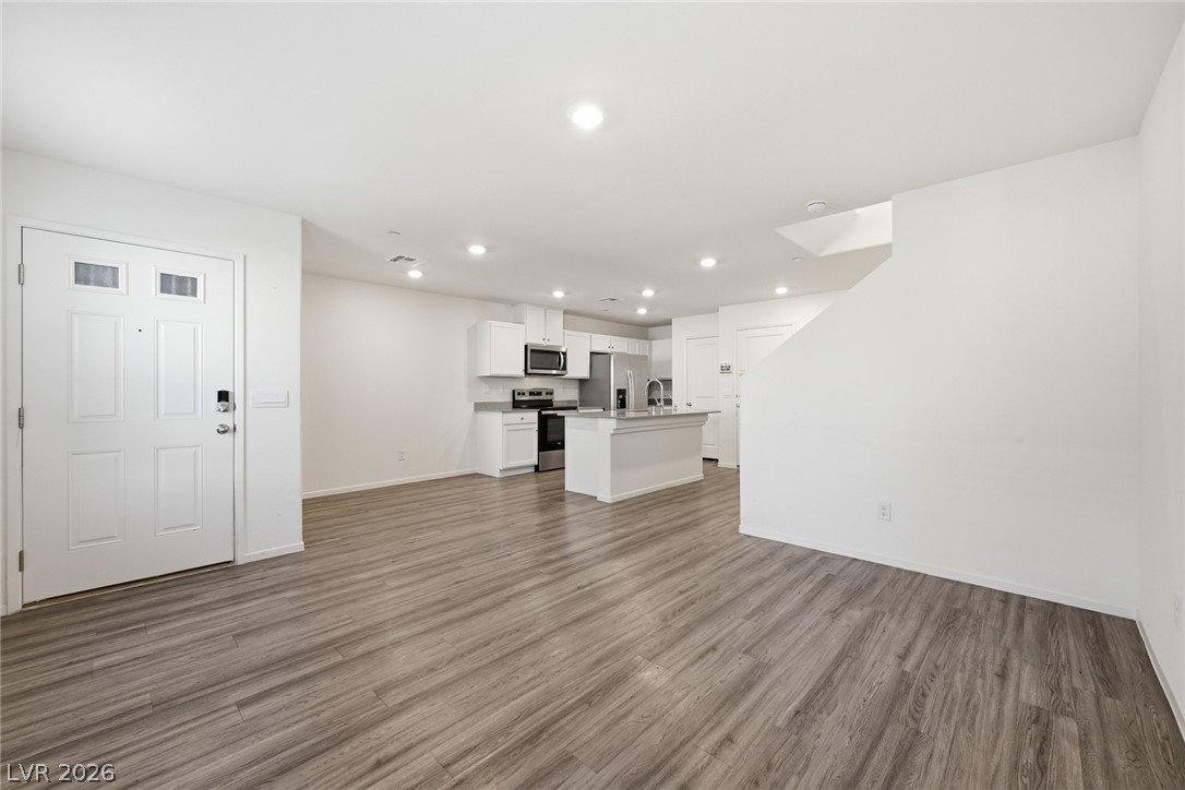 6916 Stratham Hill Street Property Photo 10