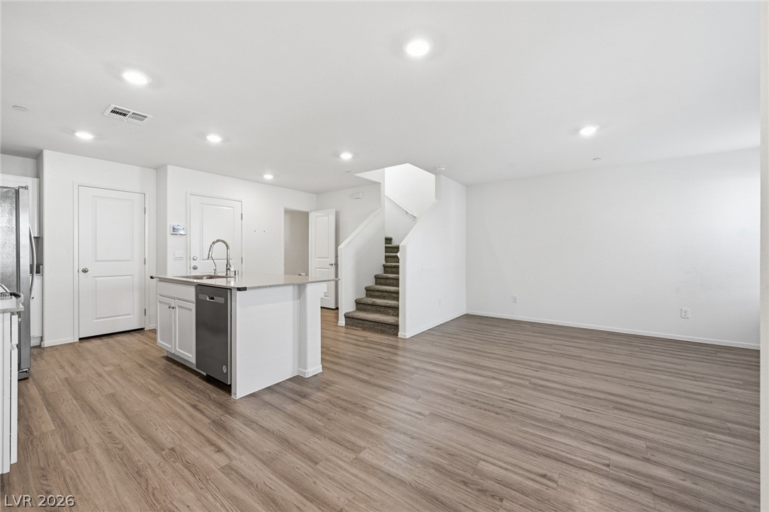 6916 Stratham Hill Street Property Photo 11