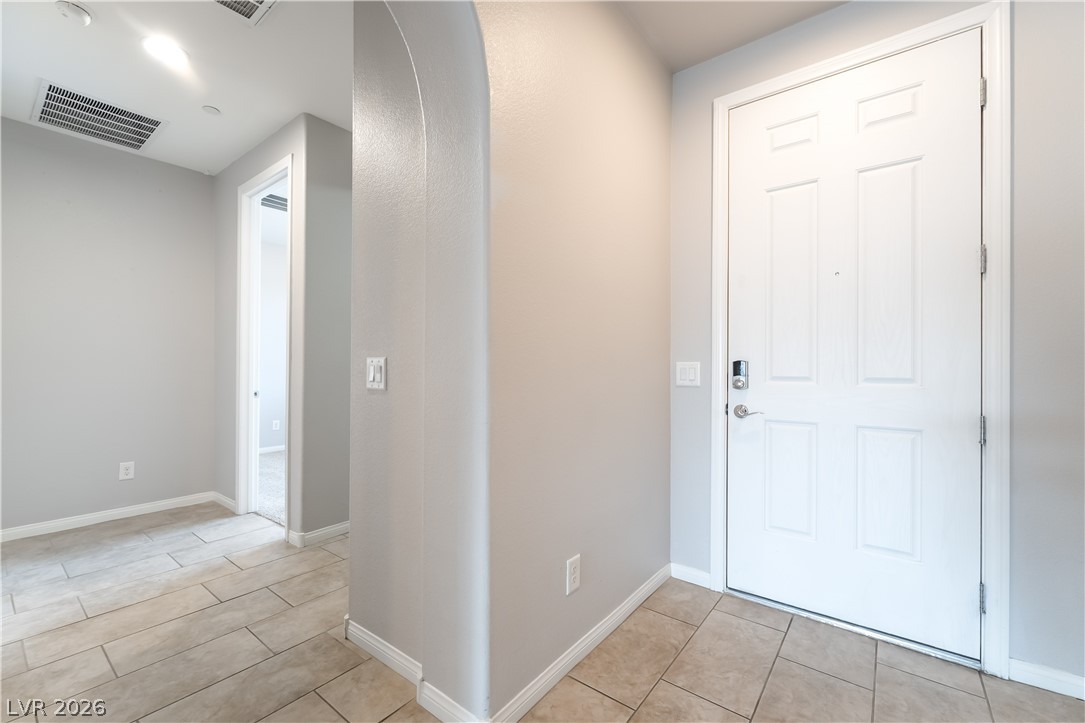 1286 Calcione Drive Property Photo 4