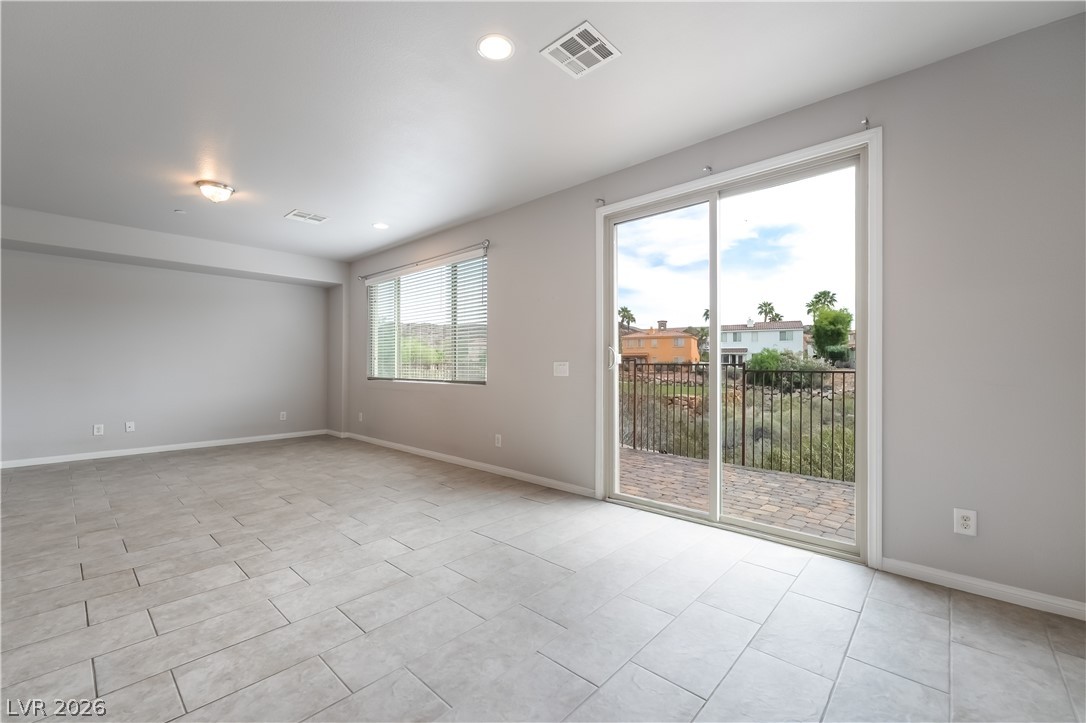 1286 Calcione Drive Property Photo 14