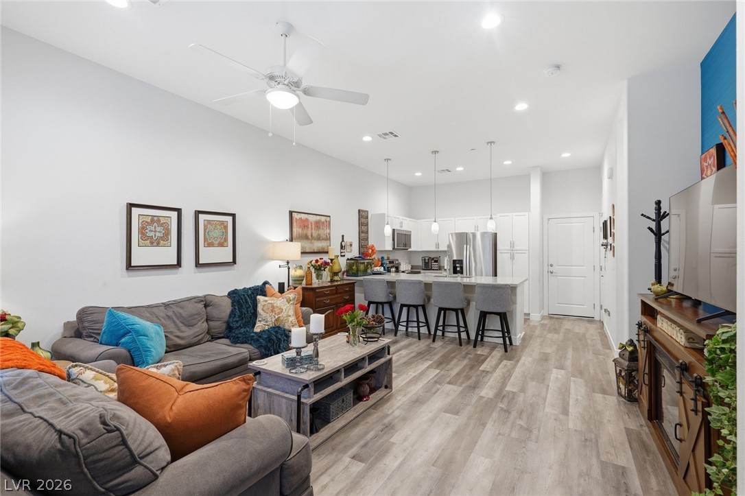 6439 Wide Sky Street Property Photo 3