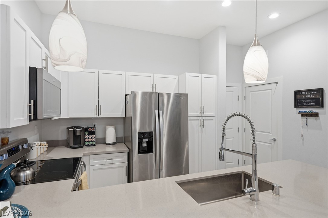 6439 Wide Sky Street Property Photo 7