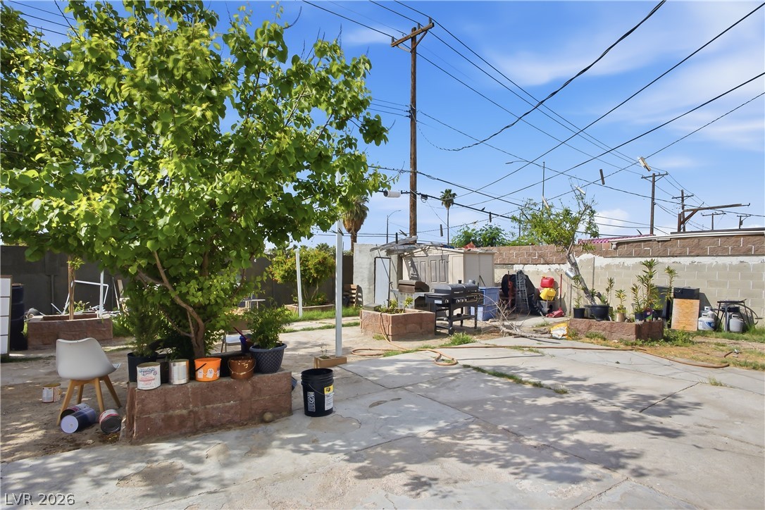 2704 Brady Avenue Property Photo 22