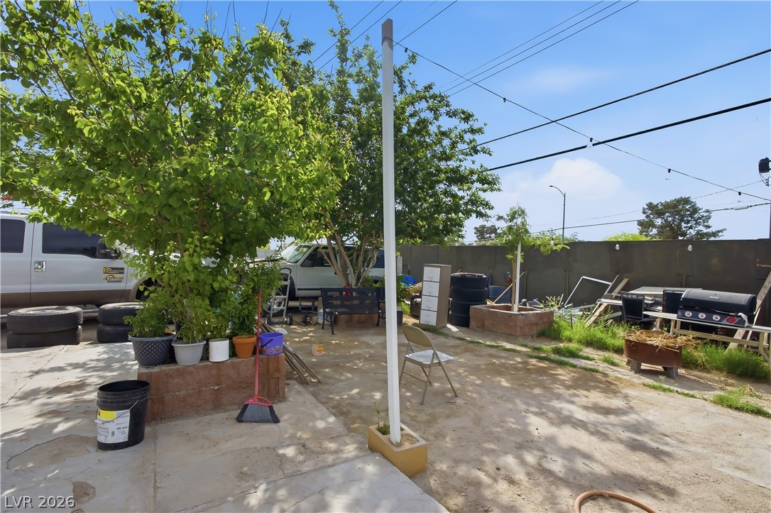 2704 Brady Avenue Property Photo 25