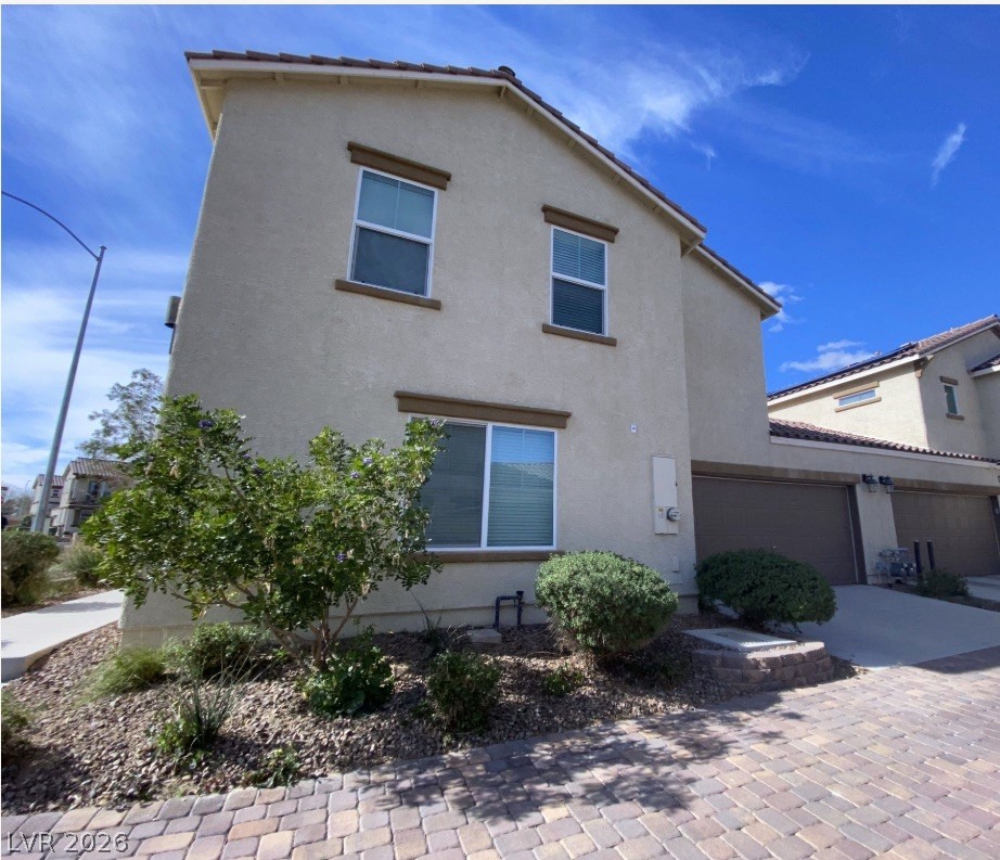 1051 Admiral Emblem Street Property Photo 4